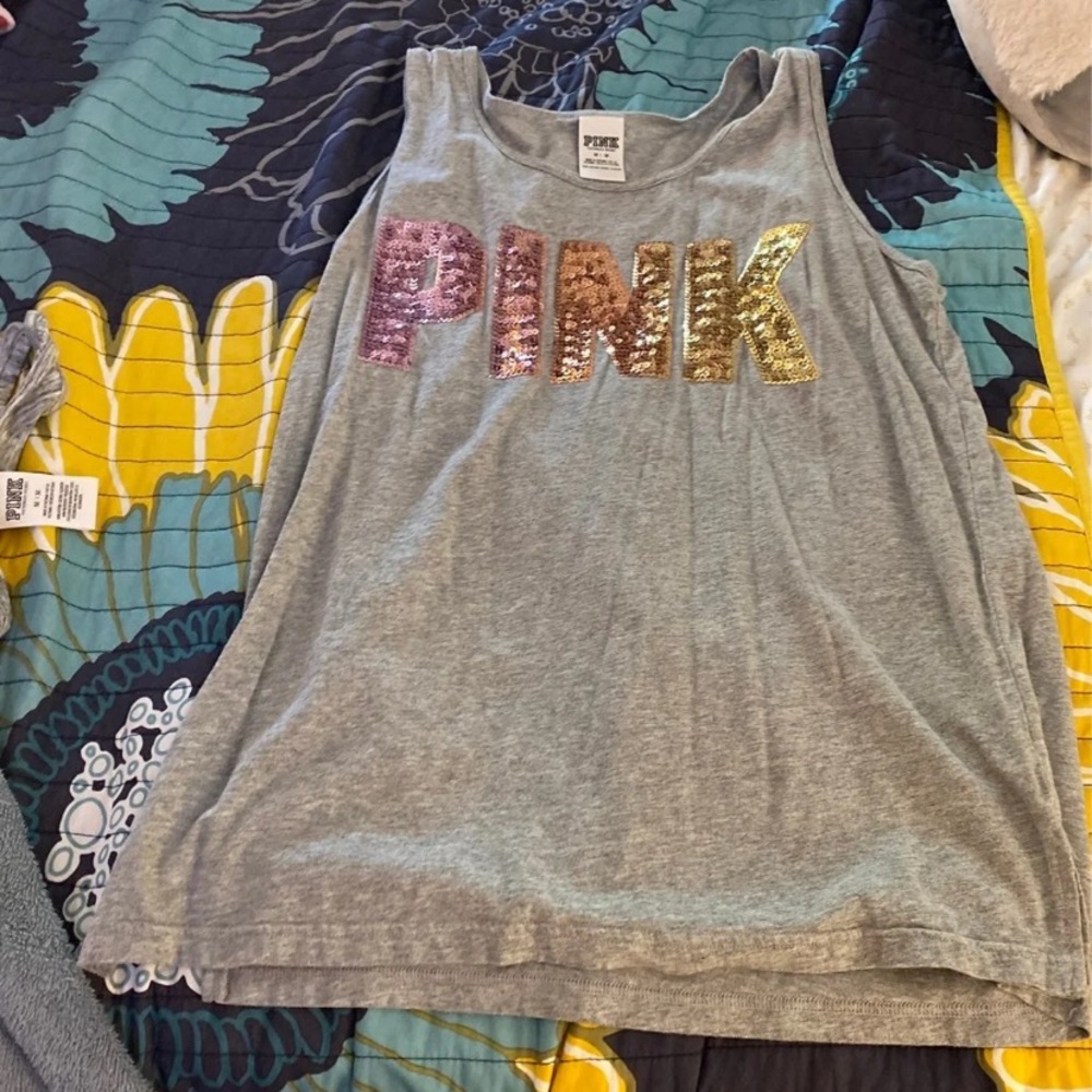 SOLD NWOT vspink tank